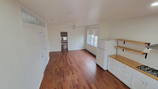19 70th St unit 2, Guttenberg, NJ 07093 - photo 4