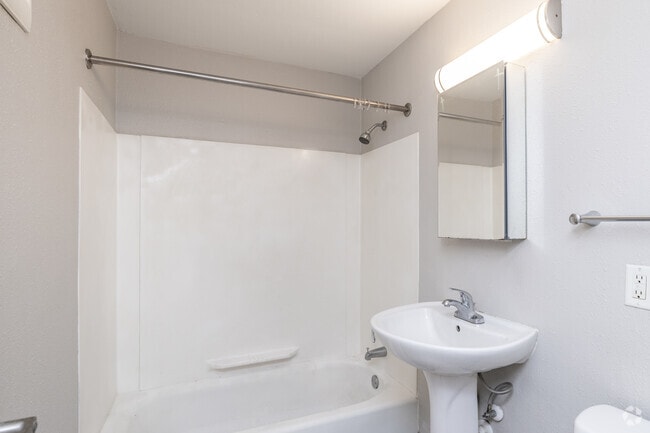 The Arbors at McCormick Park, Fargo, ND 58103 - photo 6