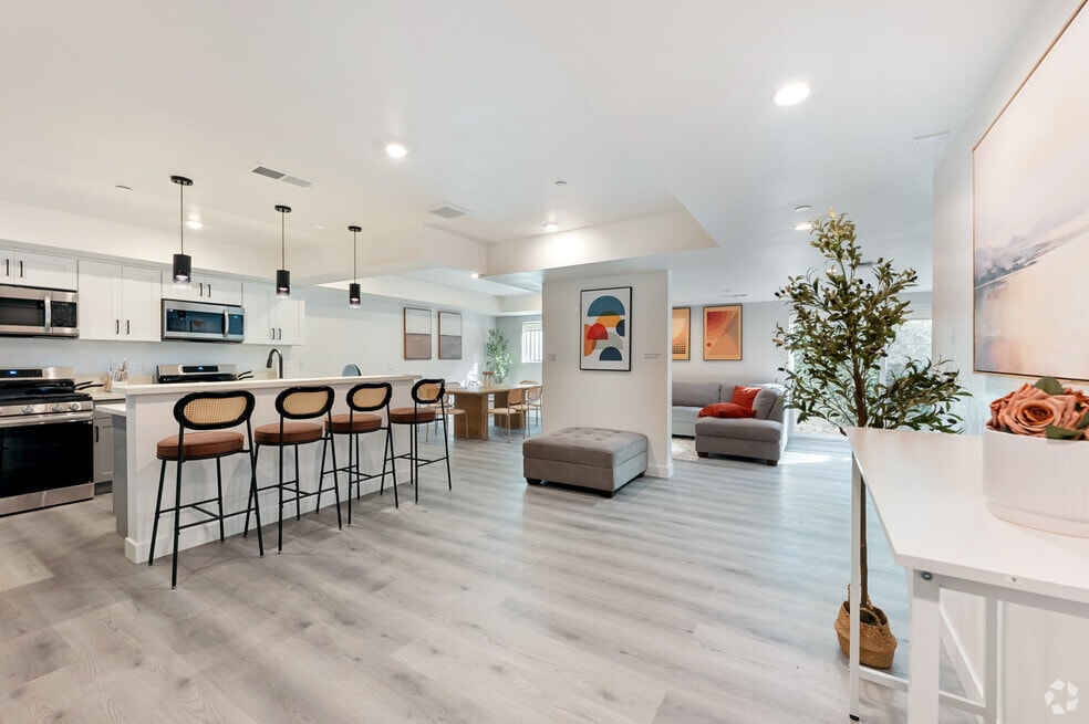 The Nest at 1299, Los Angeles, CA 90007 - photo 1