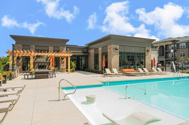 The Retreat at Canal, Canal Winchester, OH 43110 - photo 2