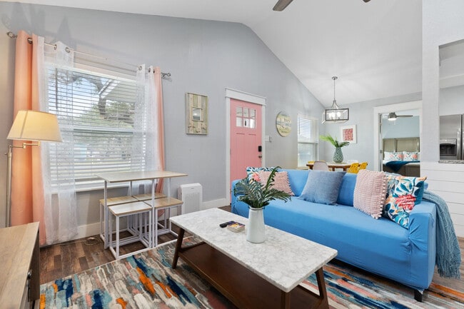 511 N Racine St unit ID1268431P, Rockport, TX 78382 - photo 2