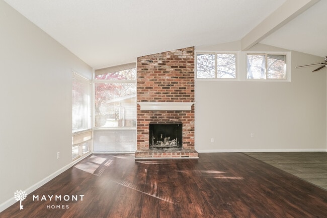 3145 Kingsley Dr, Florissant, MO 63033 - photo 3