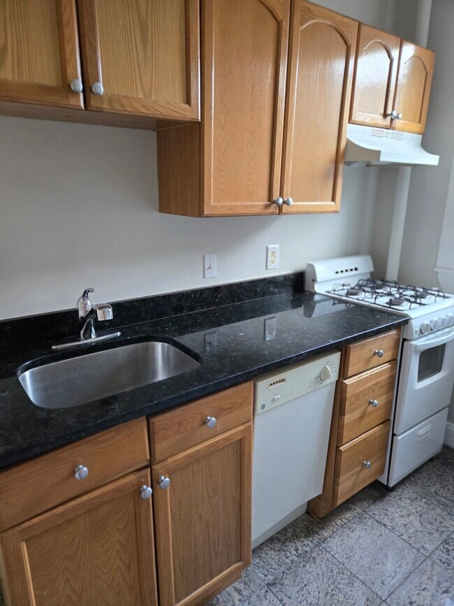 1315 Commonwealth Ave unit 503, Allston, MA 02134 - photo 6
