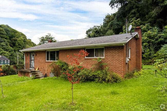 You can find smaller homes in Hays with landscaped yards that add to the beauty of the area.
