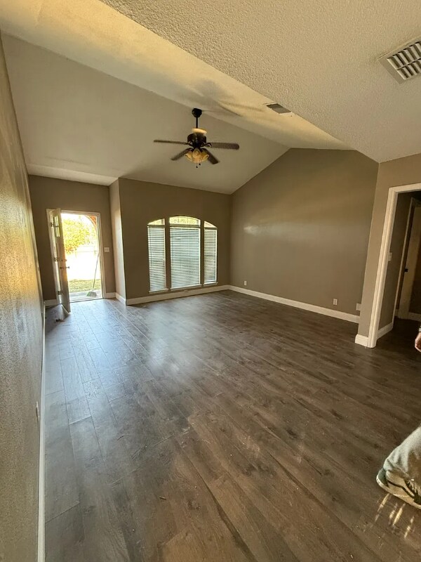 732 Vista Pkwy, New Braunfels, TX 78130 - photo 3