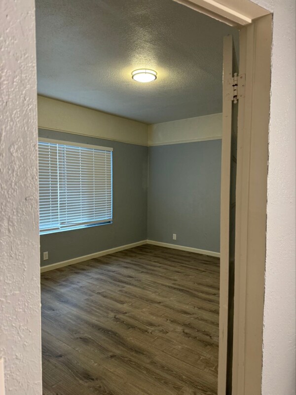 504 N Stanislaus St, Stockton, CA 95202 - photo 3