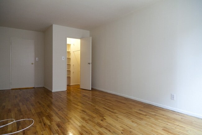Murray Hill House unit 7A, New York, NY 10016 - photo 3