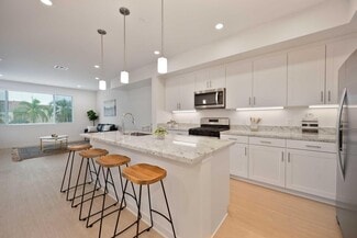 140 E Whittier Blvd, Montebello, CA 90640