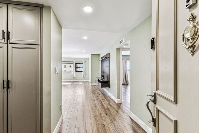 The Pinnacle, Tampa, FL 33611 - photo 3