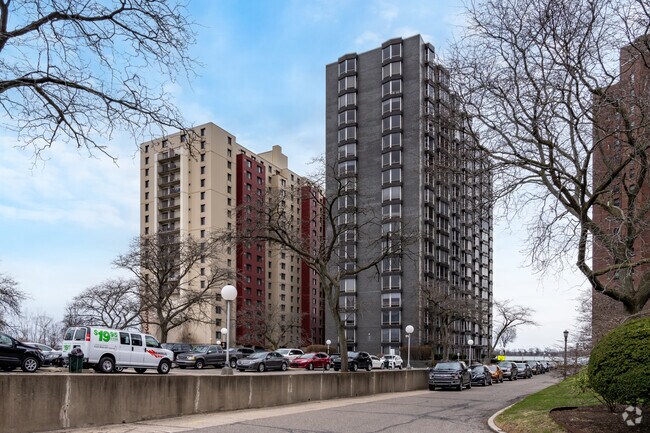 Detroit's riverfront features several modern condominium towers that feature nice amenities.