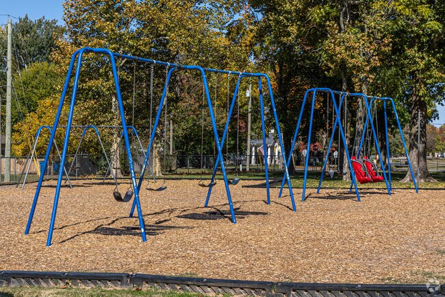 Old High Middle School has 548 students in grades 5-6.