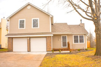 1205 E Sleepy Hollow Dr, Olathe, KS 66062