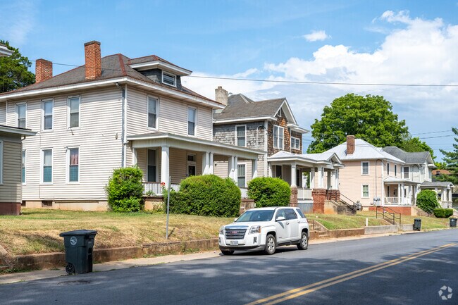 Foursquare homes are prevalent in White Rock Hill.