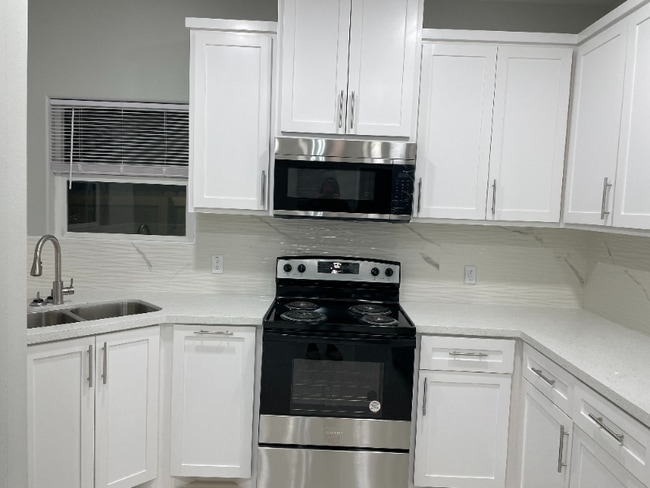 2511 N Vineyard Ave unit 2, Edinburg, TX 78541 - photo 4