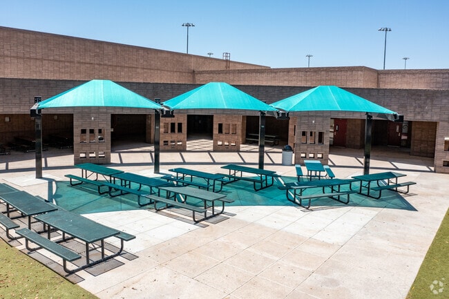 Kyrene Akimel A-al Middle School lunch tables.