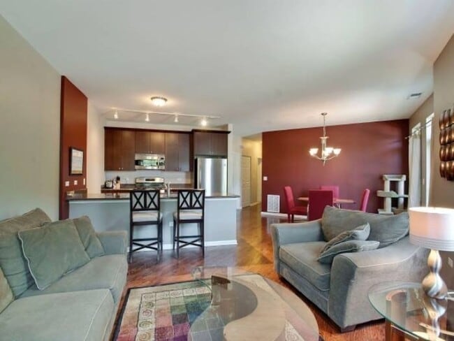 1451 S Halsted St, Chicago, IL 60607 - photo 3