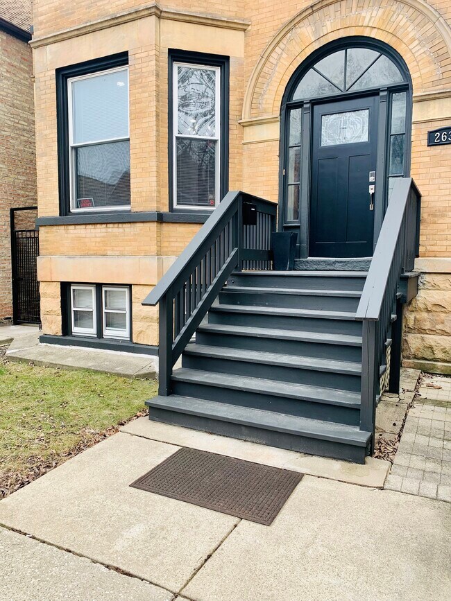 2637 W Walton St Unit 2nd floor, Chicago, IL 60622