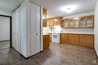 3050 Old Highway 8, Roseville, MN 55113