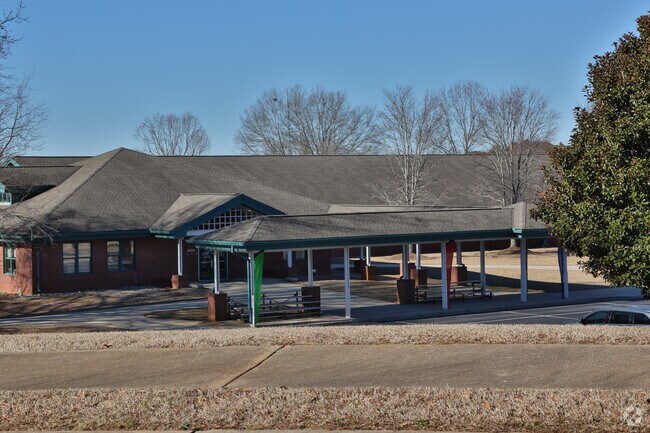Six Mile Elementary School 4