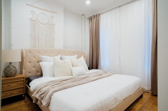 Lenox Row unit FL4-ID1021978P, New York, NY 10021 - photo 3