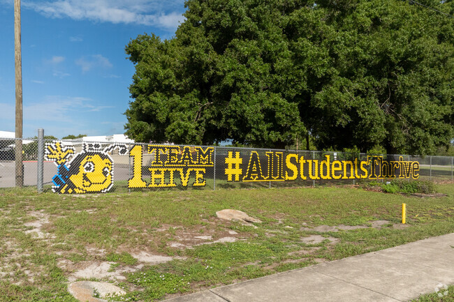 School spirit is evident on the campus at Sun 'N Lake Elementary School.