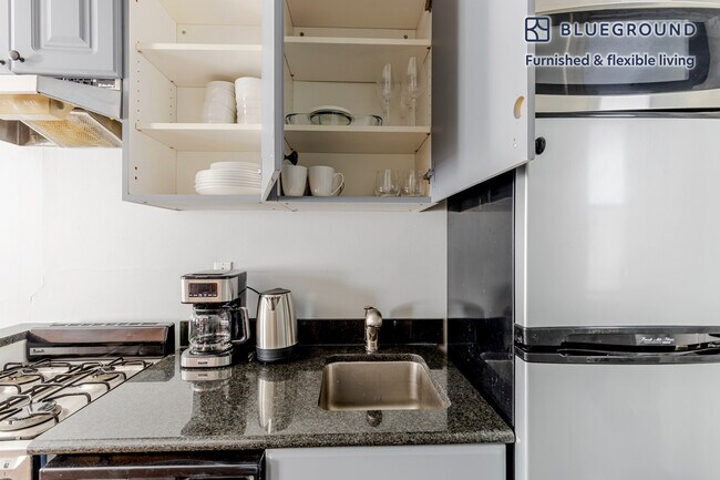 53 Leroy St unit FL2-ID1887, New York, NY 10014 - photo 6