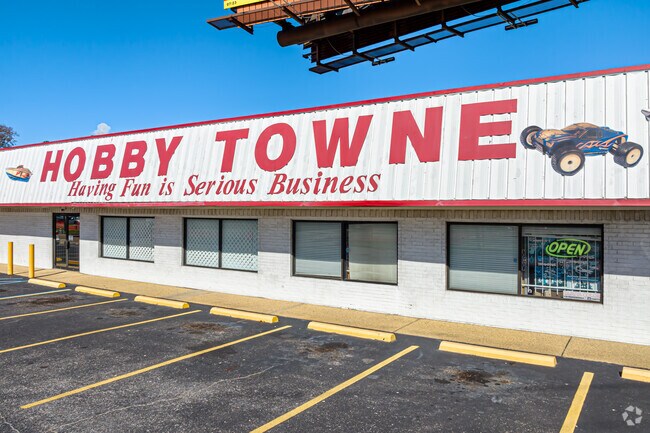 Hobby Towne in Lobdell-Wooddale stocks crafts and model kits for enthusiasts.