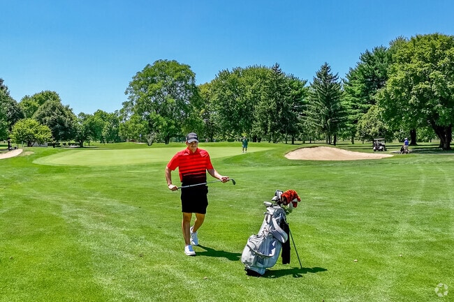 Reymond Memorial Golf Course is about 10 minutes from Lincoln Village.