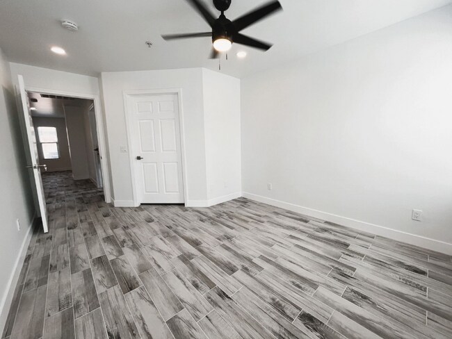 4141 Teal St unit 11, Bakersfield, CA 93304 - photo 5