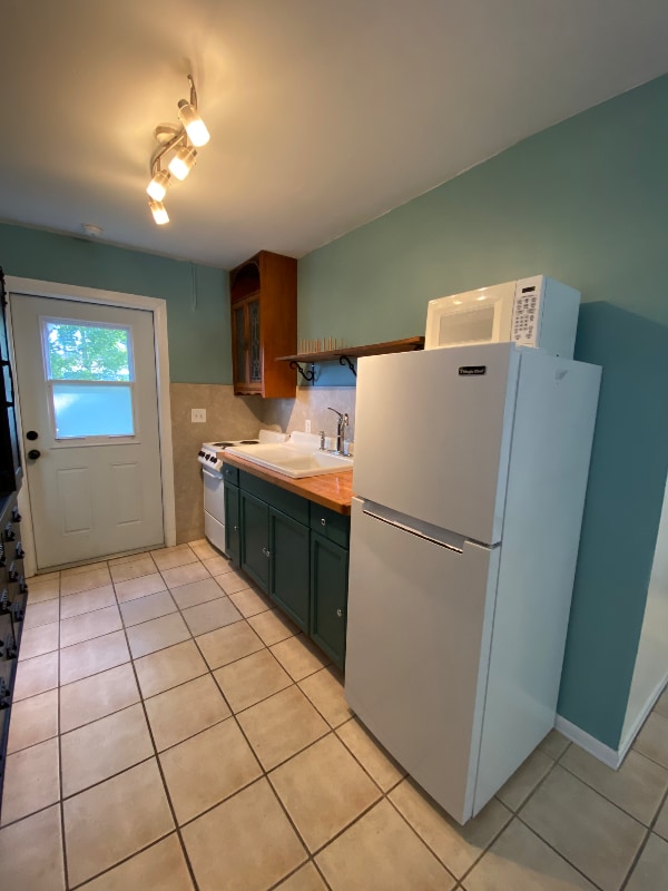 6237 SE Lake Cir Dr unit A, Stuart, FL 34997 - photo 2