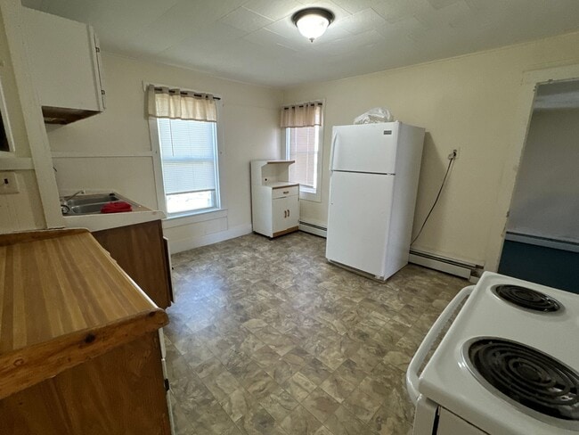 190 Main St, Claremont, NH 03743 - photo 2