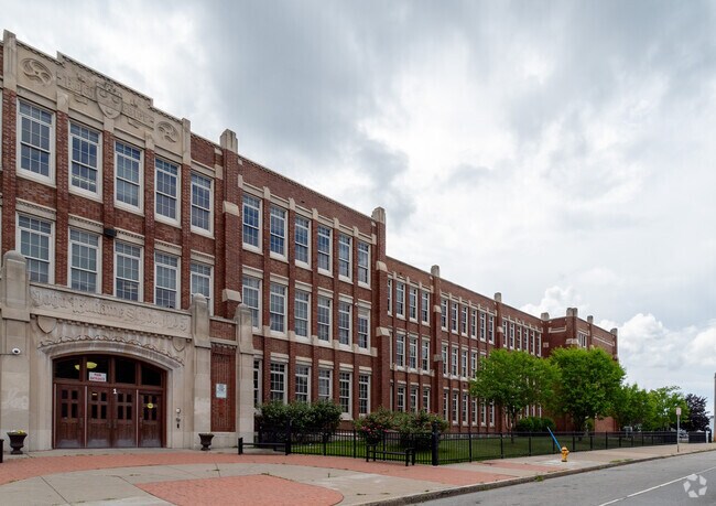 John Williams School No. 5, Rankings & Reviews - Homes.com