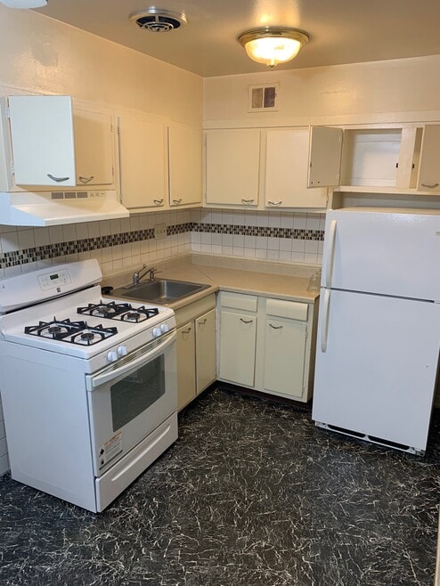 1603 28th St SE, Washington, DC 20020 - photo 1