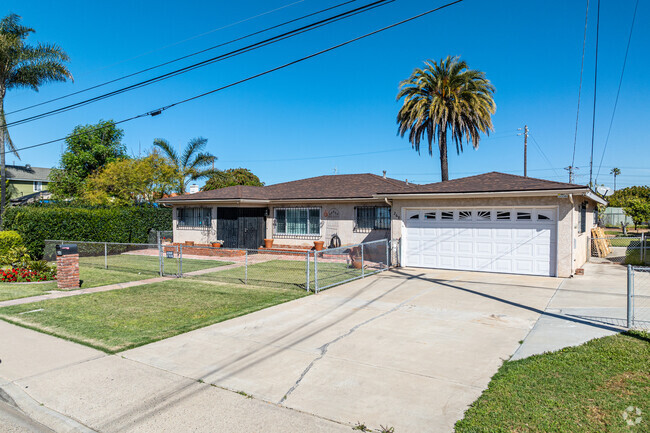 Attached garages are common for 70's era ranch homes in Otay Town.