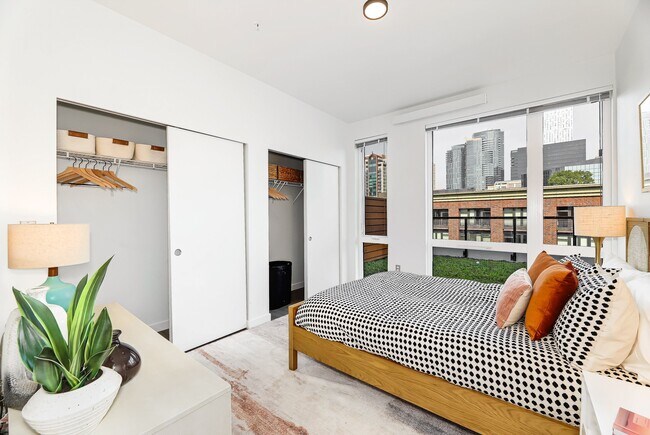 Surrey on Main, Bellevue, WA 98004 - photo 7