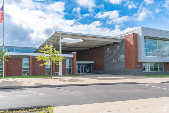 Dallas Senior High School is highly rated in Niche for academics and full of great teachers.