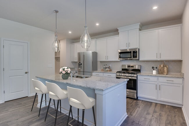 629 Honeydew Dr, West Columbia, SC 29170 - photo 5