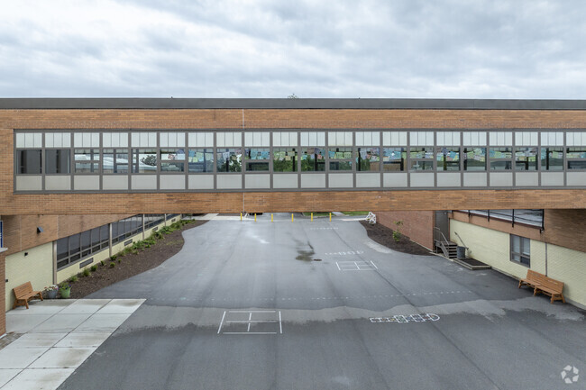Komarek Elementary School is located in North Riverside, IL.