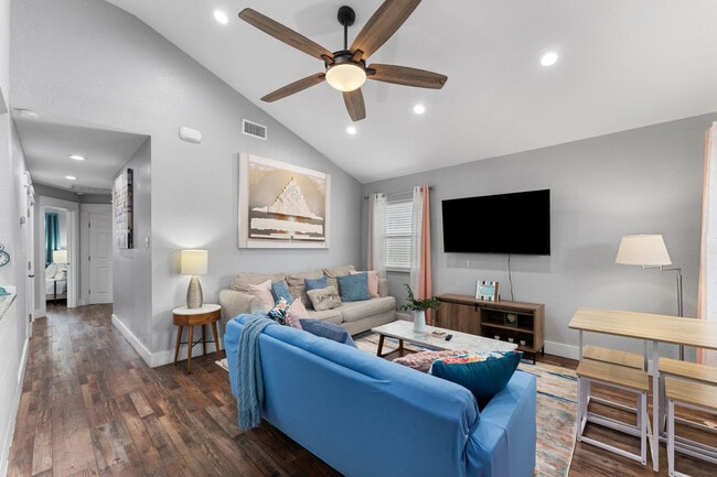 511 N Racine St unit ID1268431P, Rockport, TX 78382 - photo 6