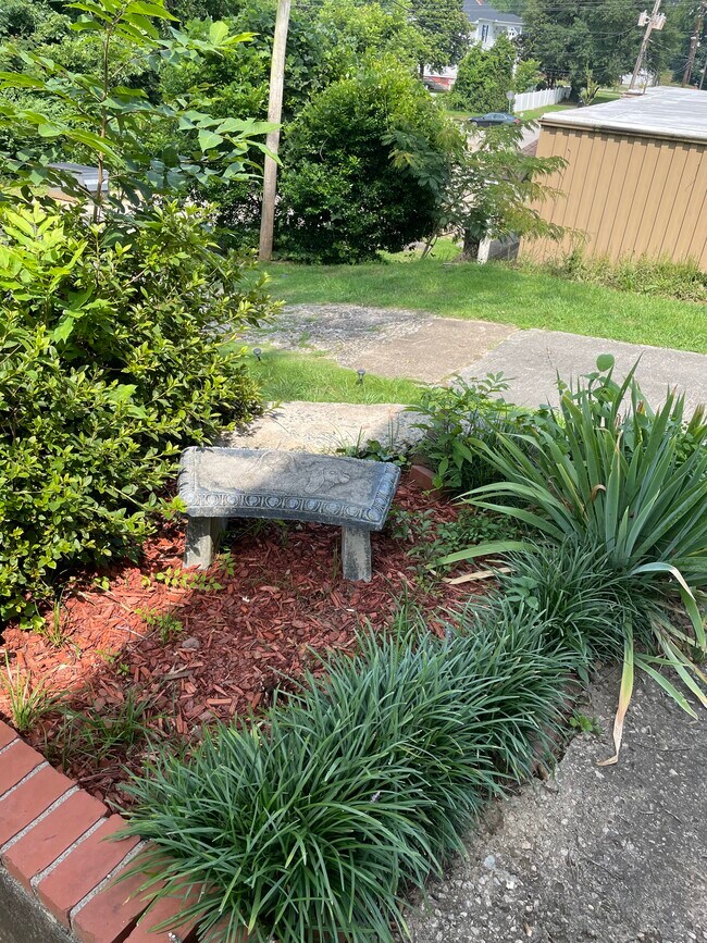 213 W 12th St unit 2 - Loft, West Point, GA 31833 - photo 4