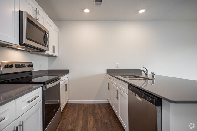 4BR, 2.5BA - 1,554SF - Kitchen