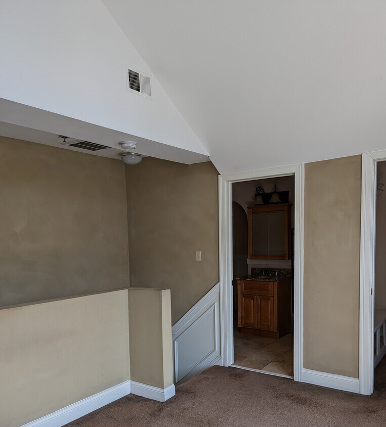 223 Meadow St, Naugatuck, CT 06770