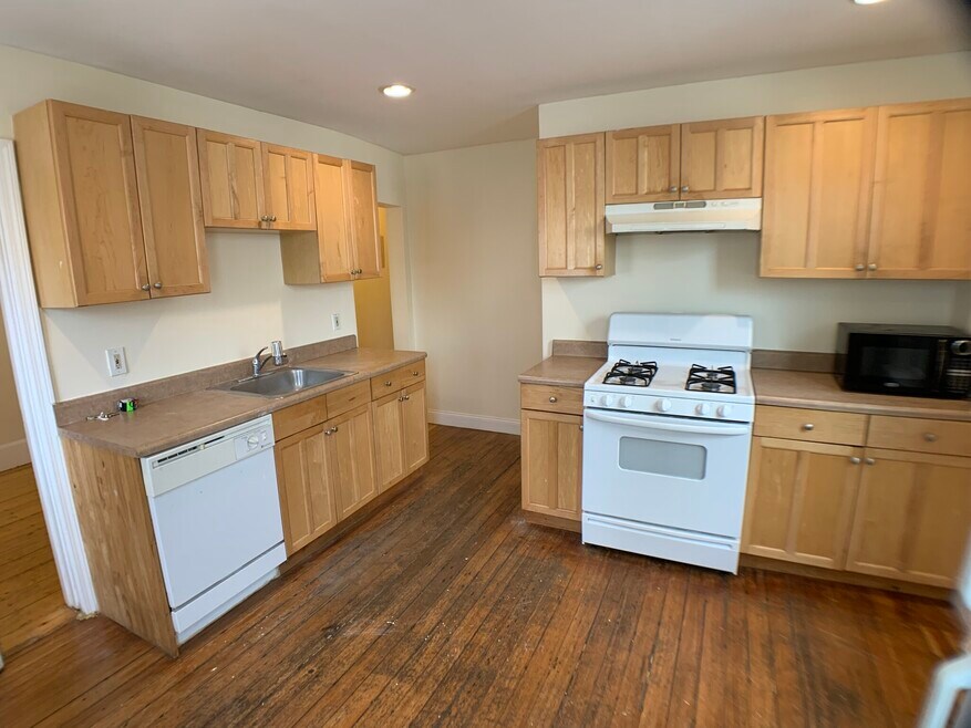 65 Pleasant St unit 64-1, Cambridge, MA 02139 - photo 1
