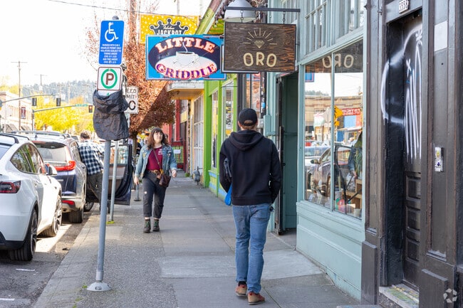 People peruse stores and restaurants along SE Hawthorne Boulevard in Sunnyside.