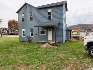 811 3rd St Unit House, New Martinsville, WV 26155