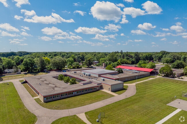 Hillside Middle School holds an overall C rating on Niche.com.