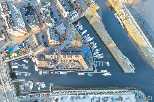 Pickering Wharf sits at the corner of Derby Street and has a whole host of amenities.