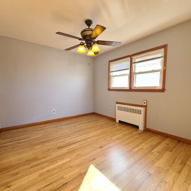 5204 Meadowview Ave unit 2, North Bergen, NJ 07047 - photo 5