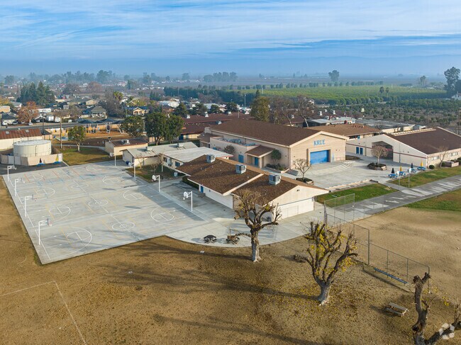 Looking North from Kings River Elementary School towards the rural homes of Dinuba.