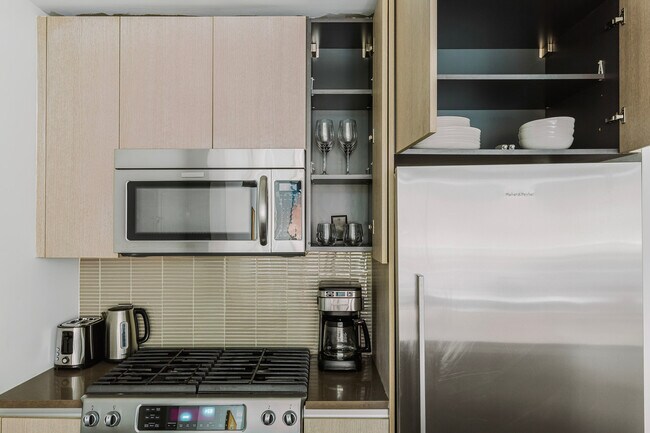 148 1st St unit FL7-ID1984, Jersey City, NJ 07302 - photo 7